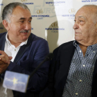 El secretario general de UGT, Pepe Álvarez, junto al histórico sindicalista Nicolás Redondo. J. J. GUILLÉN