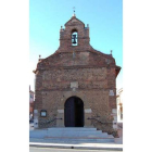 Ermita de Trobajo del Camino, en la fachada principal.