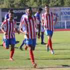 Los jugadores rojiblancos celebran uno de sus seis goles logrados ante los sorianos. ANA F. BARREDO