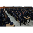 Casi un millar de alumnos abarrotaron la sala para seguir la inauguración oficial del curso.