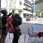 Los turistas se vieron sorprendidos ayer con una bajada brusca de la temperatura en toda la provincia. SECUNDINO PÉREZ