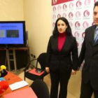 Ana Serrano, directora del centro, y Javier Rodríguez, gerente, durante la rueda de prensa de ayer