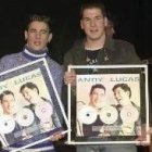 Andy Morales y Lucas González, con el triple disco de platino ganado por haber vendido 380.00 copias