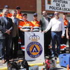 Arsenio García junto al director de la Agencia de Protección Civil, José Luis Ventosa. JESÚS F. SALVADORES