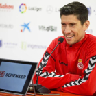 Yeray González encabeza la campaña de apoyo al club para el partido contra el Córdoba. FERNANDO OTERO