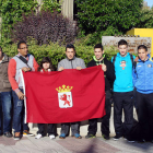 Los luchadores, en Barcelona con la bandera de León.