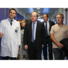 El presidente de la Junta durante la visita que realizó a las nuevas instalaciones del Hospital Provincial de Zamora. J. L. LEAL