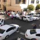 Aspecto que ofrecía una de las esquinas en la que se concentraron los taxistas.