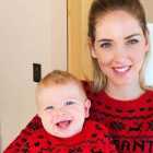 Chiara Ferragni posa con su hijo Leone.