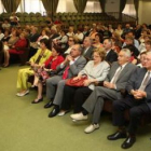 Los alumnos de la Universidad de la Experiencia durante la clausura de este curso.