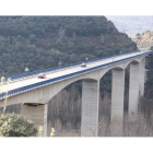 Viaducto de la N-120 sobre el río Selmo en el término municipal de Sobrado, que debería desdoblarse. L. DE LA MATA