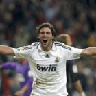 Higuaín celebra uno de los cuatro goles que ha marcado ayer al Málaga