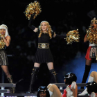 Madonna entre M.I.A. y Nicki Minaj, ayer en la Super Bowl.