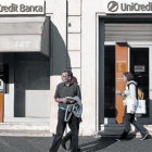 Una sucursal de Unicredit, uno de los bancos con dudas sobre su morosidad.