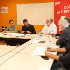 Los representantes de las tres comunidades, reunidos ayer en Ponferrada con sus equipos. L. DE LA MATA