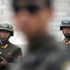 Soldados norcoreananos en la frontera con Corea del Sur.