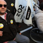 Manifestación de discapacitados en Madrid, frente al Congreso