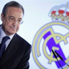 Florentino Pérez, en el acto de renovación de Cristiano Ronaldo, en el Santiago Bernabéu.