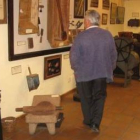 Un visitante contempla las piezas del museo del Chocolate en una imagen de archivo