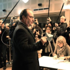 Francois Hollande, presidente de Francia, ha votado en un colegio electoral en Tulle.