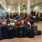 Numerosas equipajes extraviados en una dependencia del aeropuerto de El Prat.