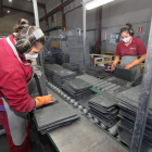 El sector pizarrero sigue siendo uno de los puntales de la industria del Bierzo. L. DE LA MATA