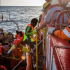 Operación de rescate del barco de Save the Children.