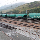 Tren de mercancías en el paso de Busdongo, al pie de la rampa de Pajares. RAMIRO