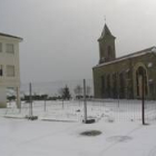 La nuevas viviendas se construirán junto al edificio del Ayuntamiento, a la izquierda