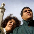 Araceli Arce y José Uldai en una foto de archivo tomada en la plaza de La Inmaculada de León