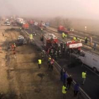 Los policías y las grúas dedicaron cuatro horas para despejar la autopista colapsada