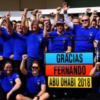 El equipo McLaren se vistió de azul para despedir al asturiano Fernando Alonso, bicampeón del mundo de la F-1.
