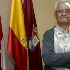 Ricardo Díez Pascual, de 85 años, días antes de las elecciones, en su despacho.