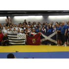 Foto de grupo con las selecciones participantes en el XVII Campeonato de Europa de las Luchas Celtas de Reykjavík.