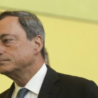 El presidente del Banco Central Europeo, Mario Draghi, fotografiado momentos antes de su comparecencia regular ante la Comisión de Asuntos Económicos y Monetarios del Parlamento Europeo en Bruselas, hoy.