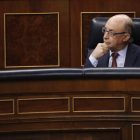 El ministro de Hacienda, Cristóbal Montoro. JAVIER LIZÓN