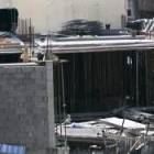 El cuerpo del obrero fallecido permanece en el edificio derrumbado