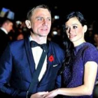 El actor Daniel Craig y su novia, la productora Satsuki Mitchel