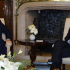 El presidente de Argentina, Mauricio Macri, (derecha) con el secratrio de Estado de EEUU, John Kerry, el pasado 4 de agosto en Buenos Aires.