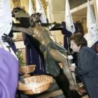 Tradicional Vía Crucis leonés cantado en la Iglesia de los Capuchinos