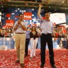 Óscar López y Zapatero, el 30 de mayo del 2009, en el pabellón de El Toralín.