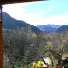 Vista de las montañas que rodean la comarca de Babia desde la localidad de Riolago.