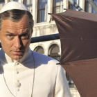 Jude Law, durante el rodaje en Venecia de la serie 'The young Pope'.