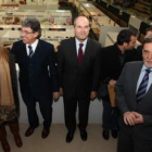 Pilar Urbón, Jesús Esteban, Manuel Chaves y en primer término, Miguel Alejo.