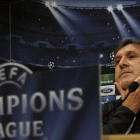 Martino aplicó la ironía en la rueda de prensa previa al partido.
