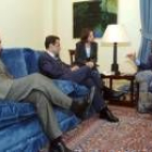 Momento de la reunión entre Zapatero, el ministro del Interior francés, Sarkozy y Alonso