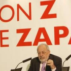 Agustín Turiel, en un momento de su comparecencia de ayer ante los medios de comunicación
