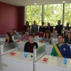 El presidente posa junto a los veedores en la sede de la DO.