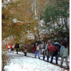 Un grupo de aficionados al senderismo en Picos de Europa.