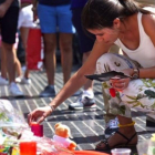 Muestra de duelo en La Rambla después de los atentados del 17 de agosto.